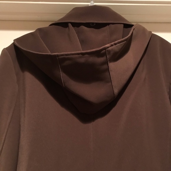 GALLERY.  Rain coat with hood lined. when appearance matters!(Make Me An Offer) - Picture 5 of 12